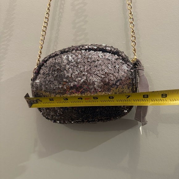 NWT A Touch of Style Special Occasion Purse. - Picture 4 of 7